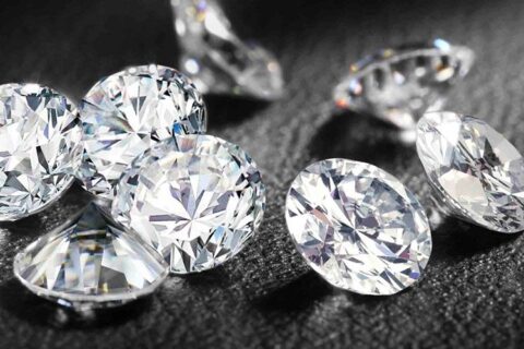 Sparkling Choices: Navigating the Lab-Grown Diamonds vs. Natural Diamonds Debate